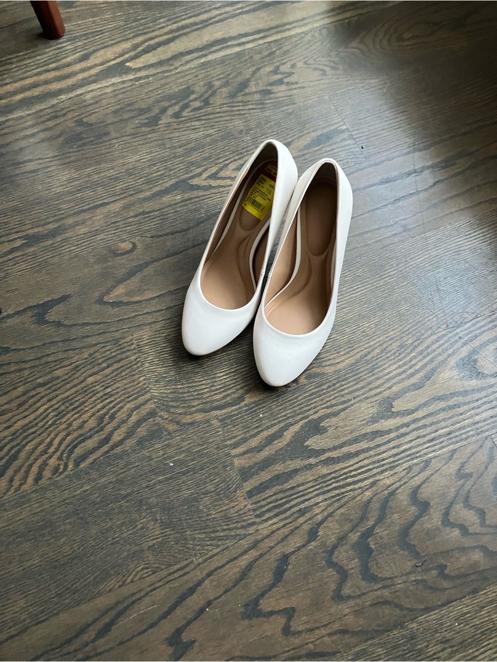INC International Concepts White Round-Toe Heels